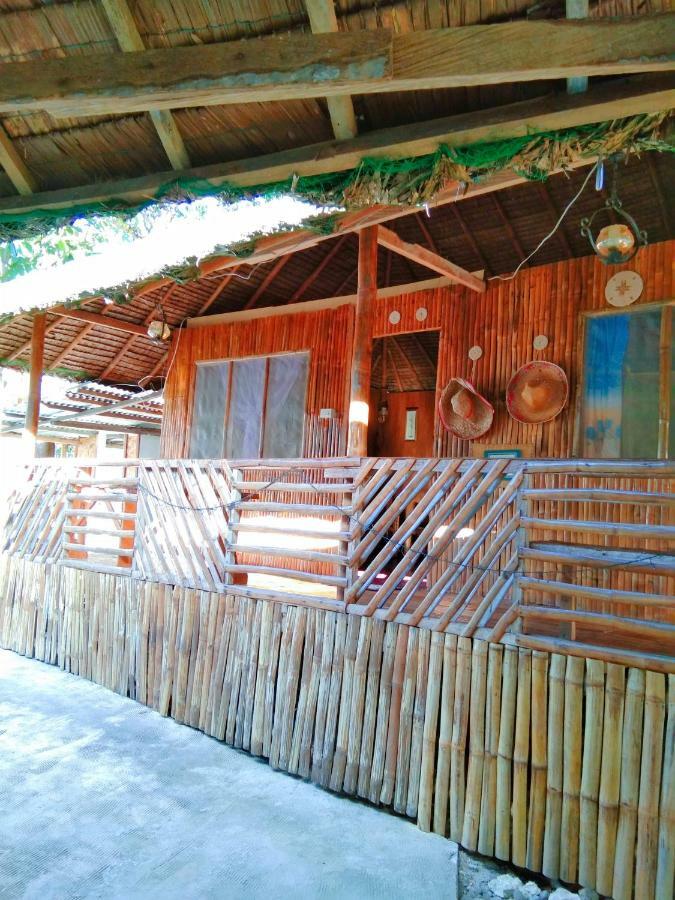 Happy Bear Moalboal Traditional Hut Exterior foto